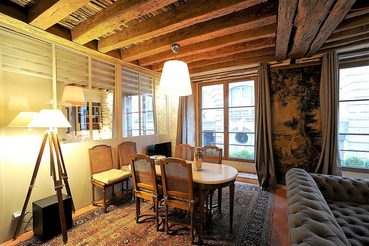 Beautiful Apartment In Historical Marais Paris Exterior photo
