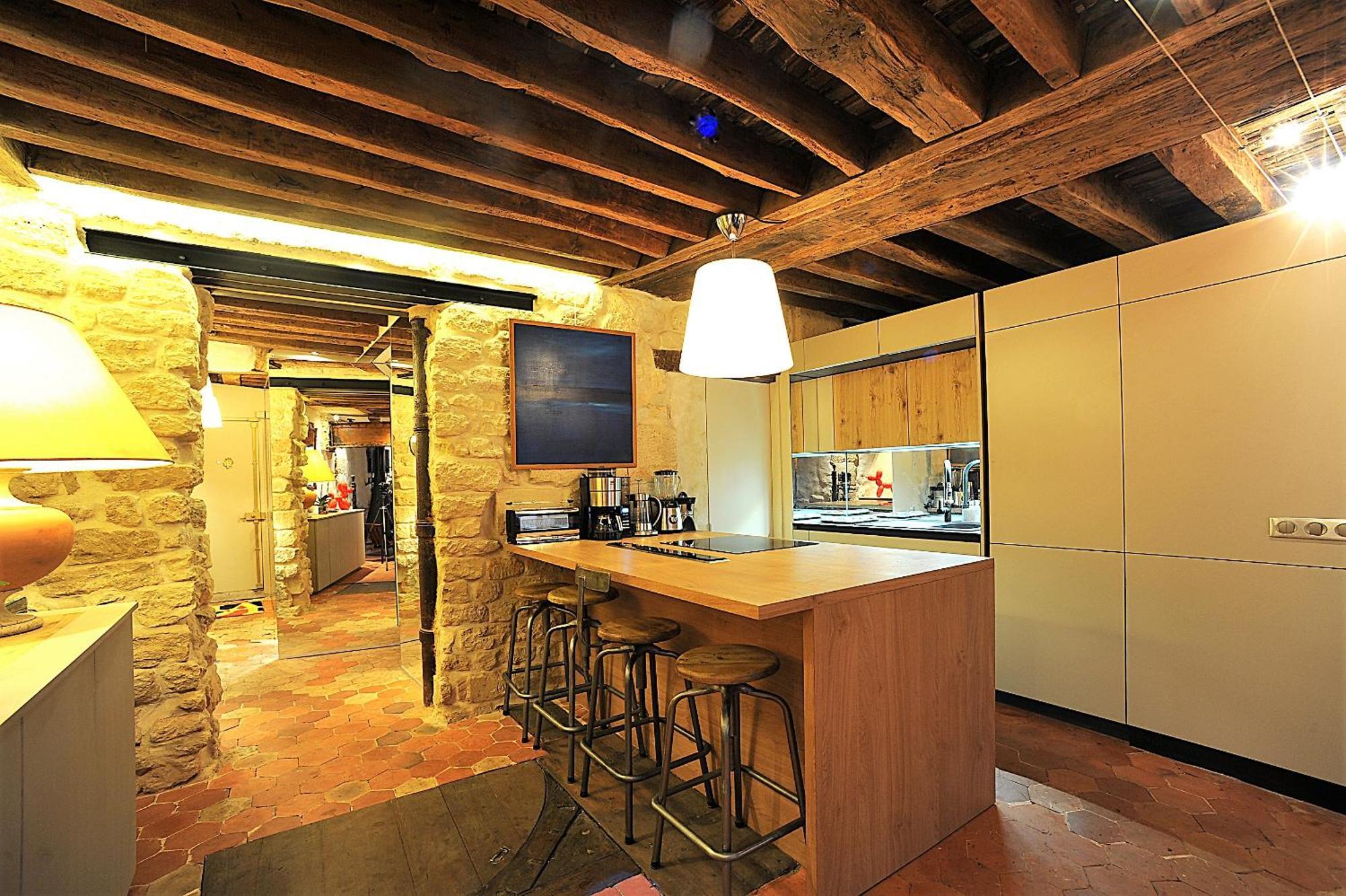 Beautiful Apartment In Historical Marais Paris Exterior photo